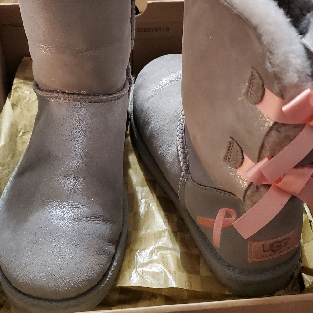 UGG silver with pink bows boots sz 7